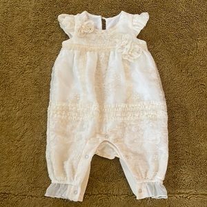 Isabella & Chloe Holiday Romper - 6 month.